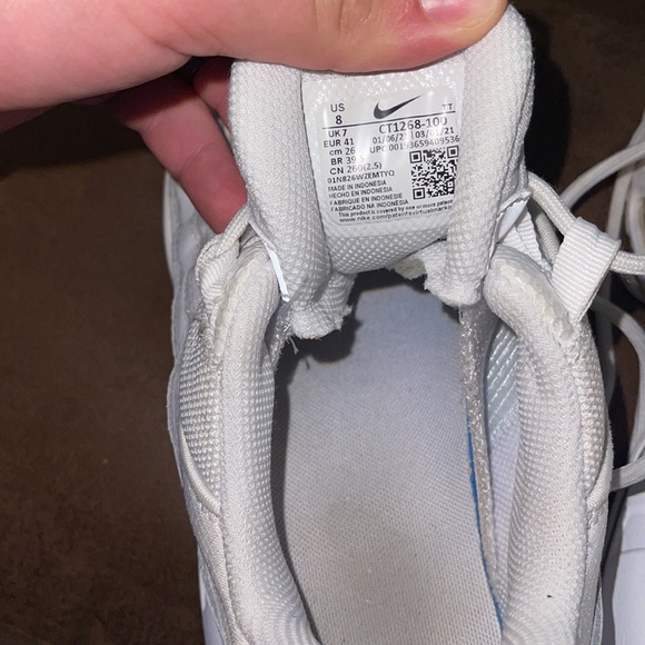 Nike Air Max Shoes - Picture 3 of 4